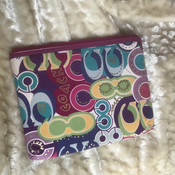 Coach Handbags - COACH Large Multifunctional pouch